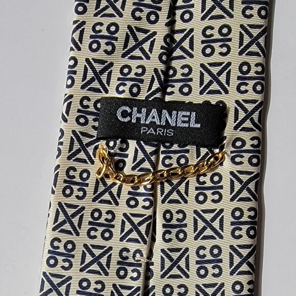 CHANEL Men's Vintage Tie 100% Silk Made in Italy ivory & navy blue COCO pattern - Picture 2 of 5